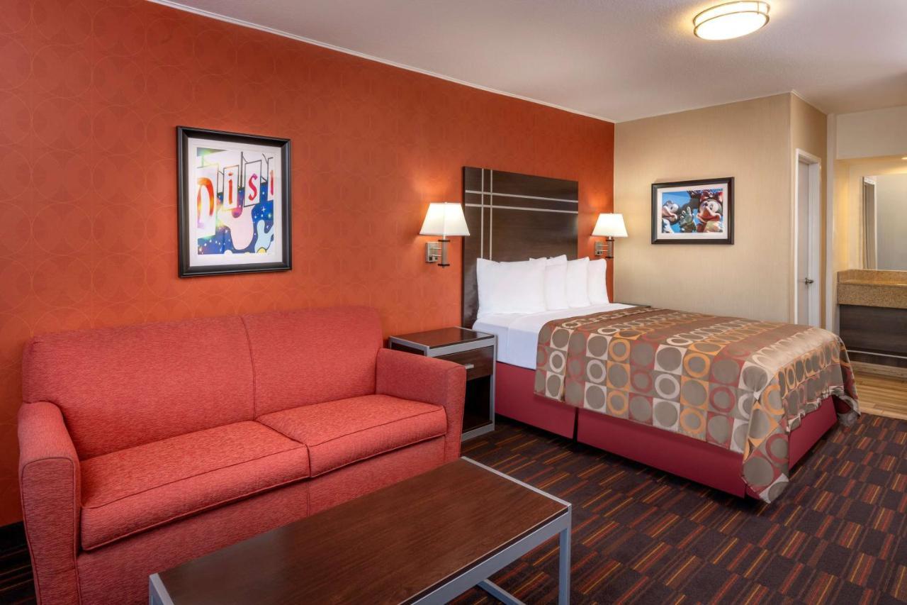 Best Western Plus Raffles Inn&Suites Anaheim Exterior foto