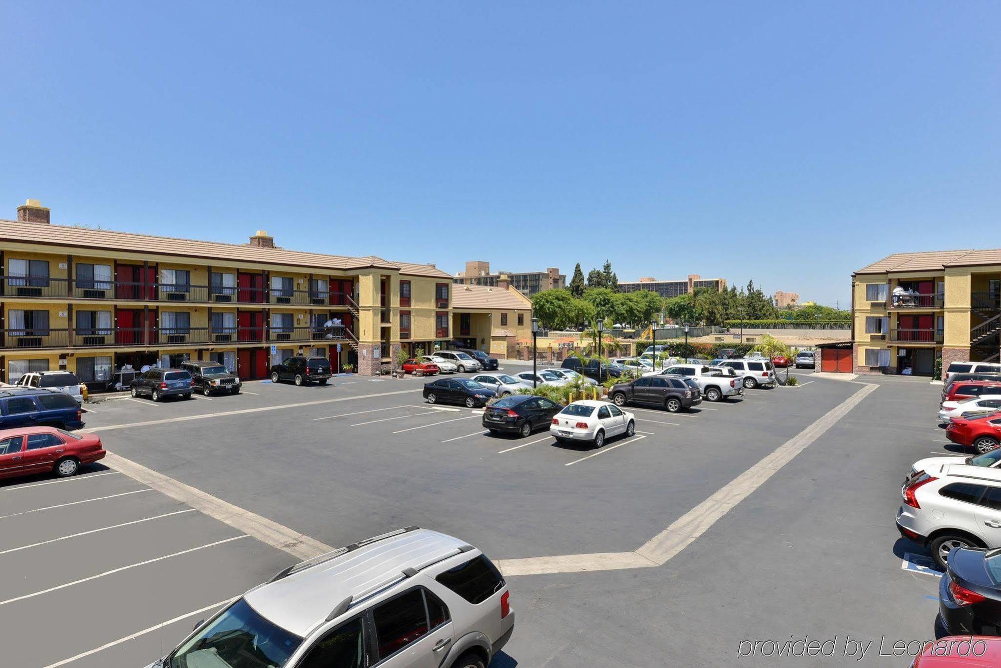 Best Western Plus Raffles Inn&Suites Anaheim Exterior foto